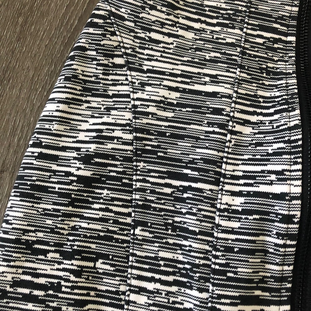 Victorias Secret Black White Abstract Zip Front Strapless Mini Dress sz 2 - Picture 4 of 10